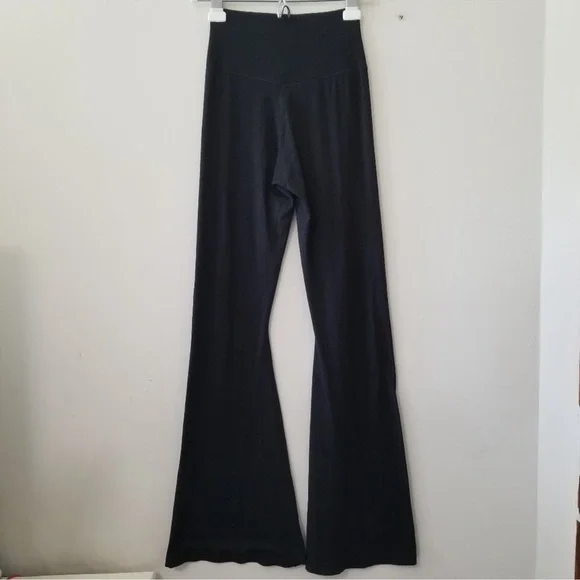 Aerie Offline Real Me High Waisted 
Crossover Super Flare Leggings Pants 
Size M - Picture 3 of 11